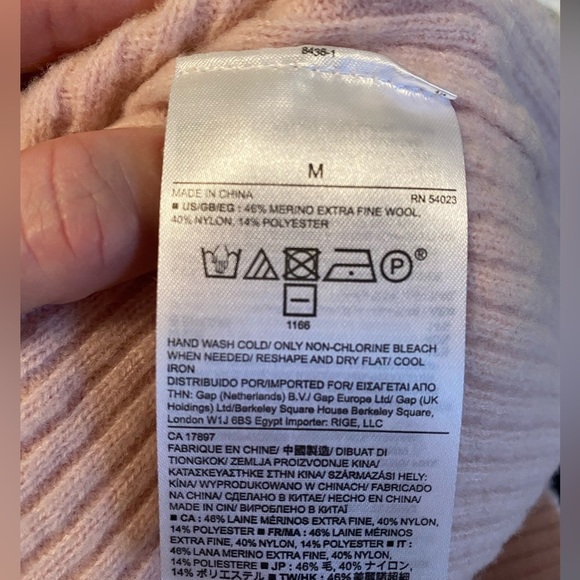 Banana Republic Merino Wool Pink Tunic Turtleneck Sweater. Size M - Picture 6 of 6